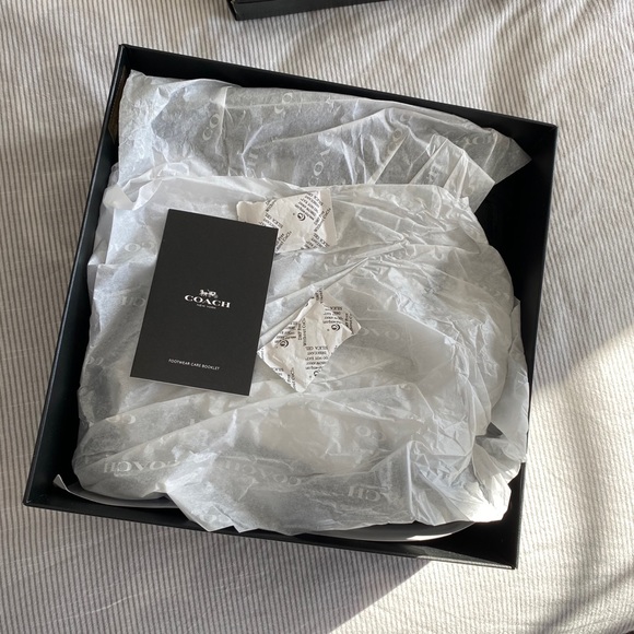 Host Pick! Coach Lorimer Bootie w Shearling - Picture 13 of 16